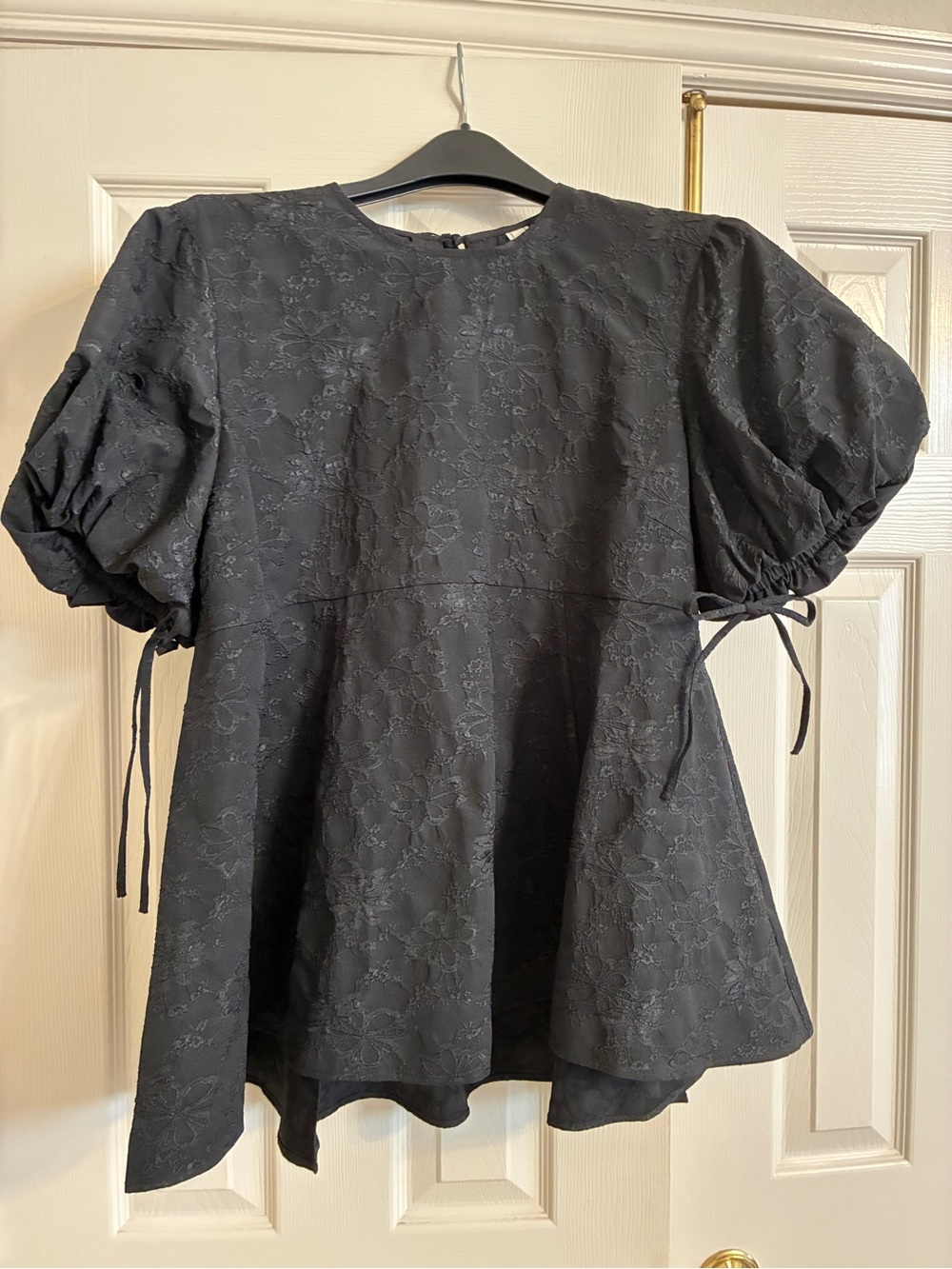 NWOT- GU x rokh Black Puff-Sleeve Lace Jacquard Top, Asian XL